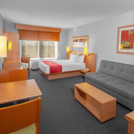 City Express By Marriott Celaya Parque Zewnętrze zdjęcie