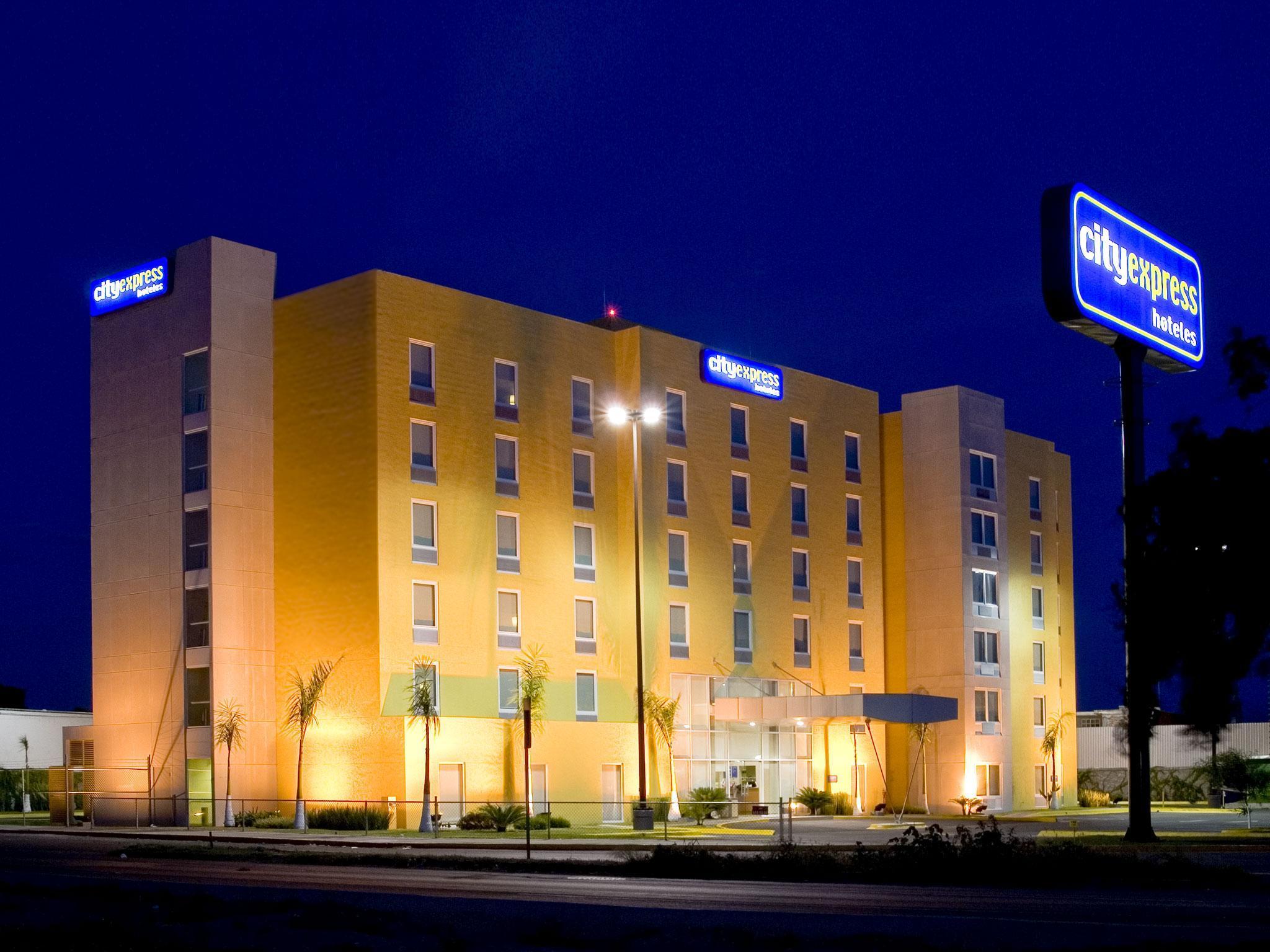City Express By Marriott Celaya Parque Zewnętrze zdjęcie