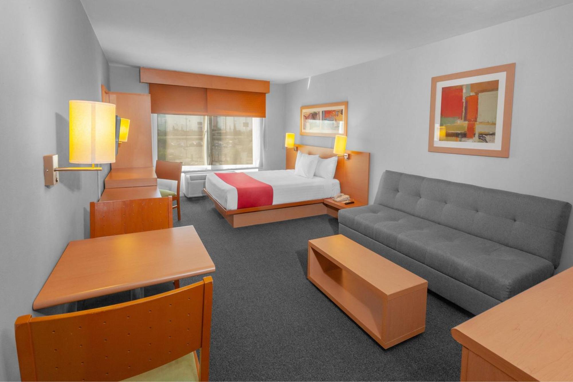 City Express By Marriott Celaya Parque Zewnętrze zdjęcie